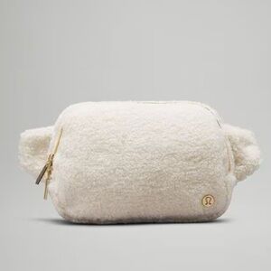 LULULEMON Fleece Everywhere Belt Bag